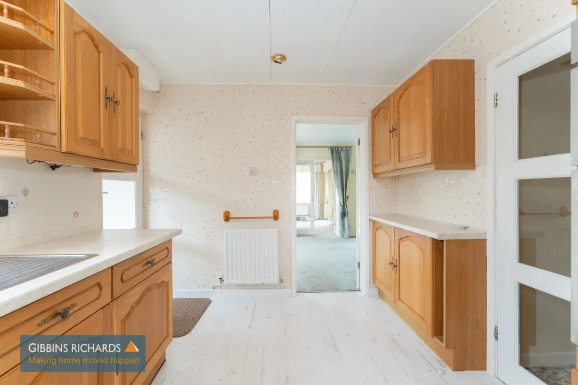 5 Francis Close, Creech Heathfield, Taunton, Somerset, TA3 5EL