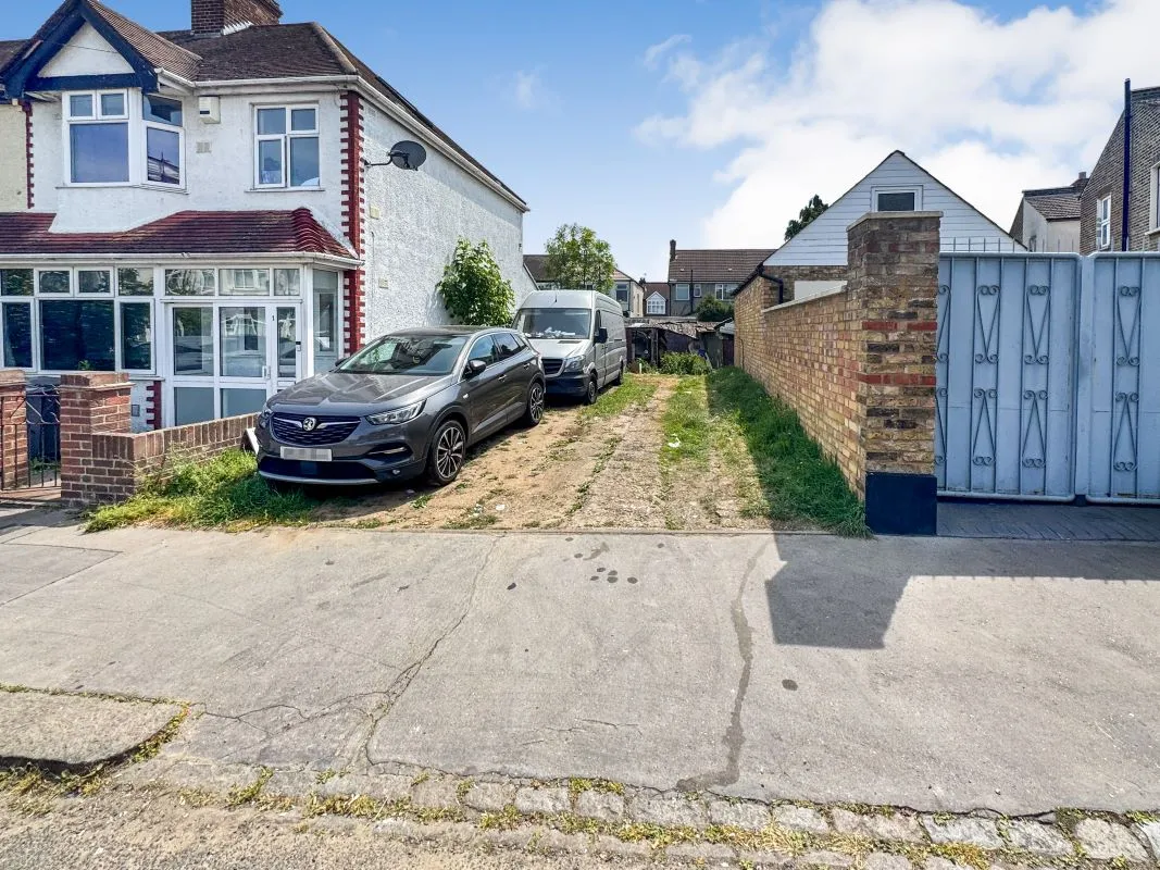1a Hambrook Road, South Norwood, London, SE25 4HL