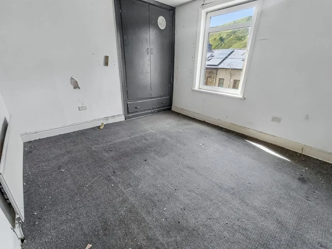5 Brookfield Terrace, Todmorden, Lancashire, OL14 8LB