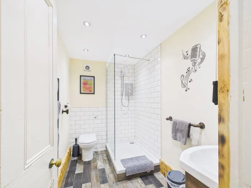 3 bed Terraced