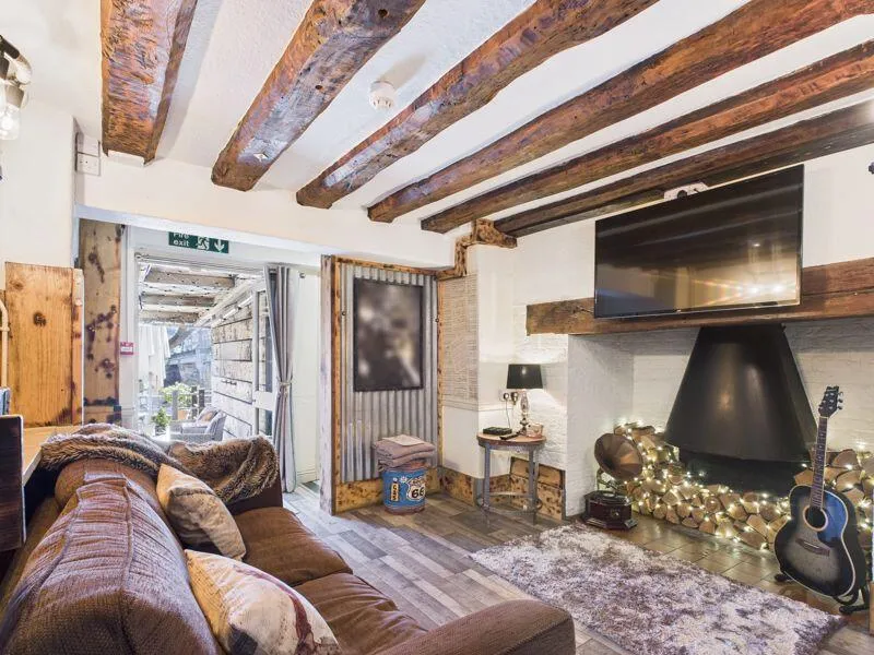 3 bed Terraced