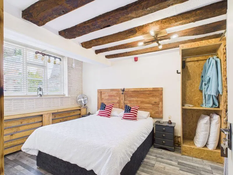 3 bed Terraced