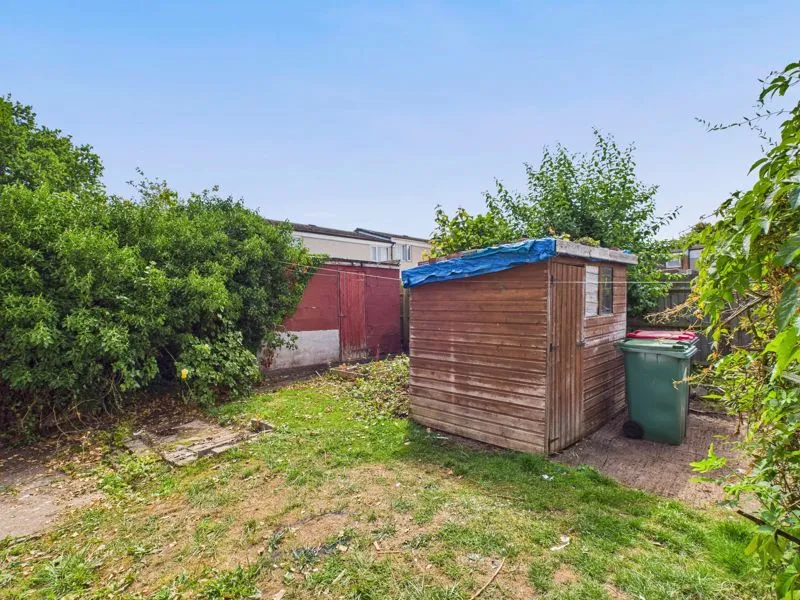 3 bed End of Terrace