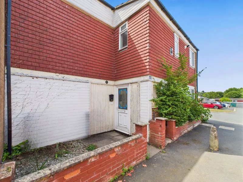 3 bed End of Terrace