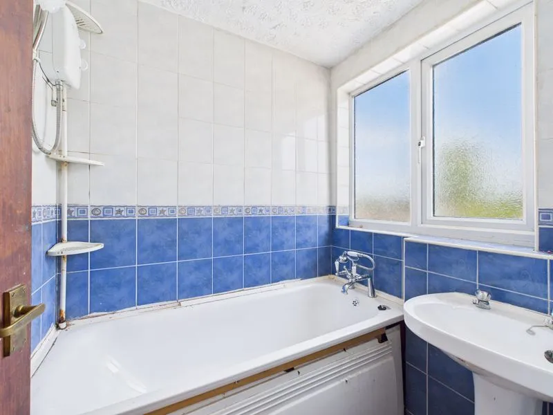 3 bed End of Terrace