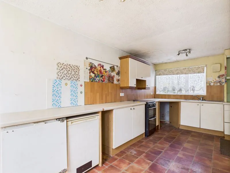 3 bed End of Terrace