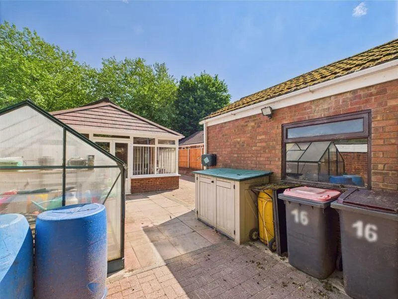 2 bed Detached Bungalow
