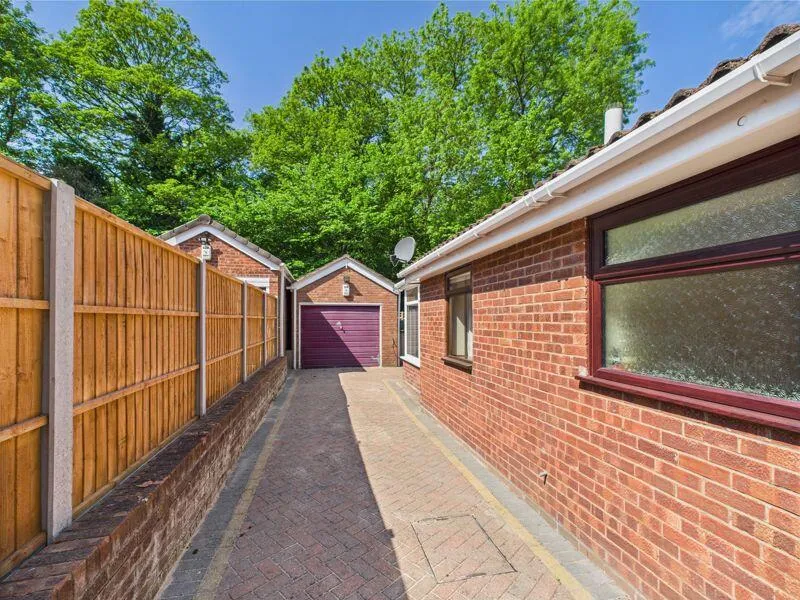2 bed Detached Bungalow