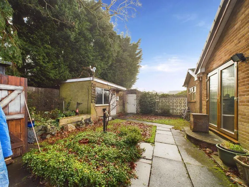 2 bed Detached Bungalow
