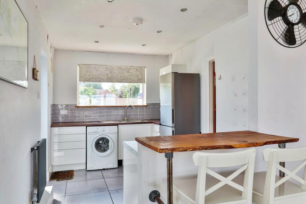 2 bed Detached Bungalow