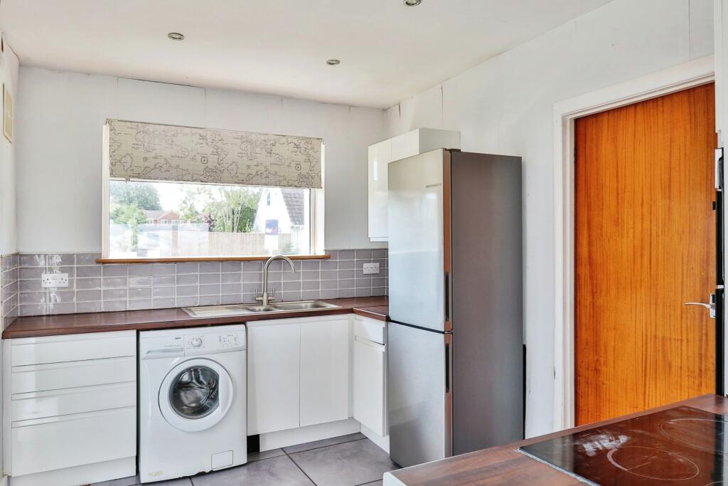 2 bed Detached Bungalow