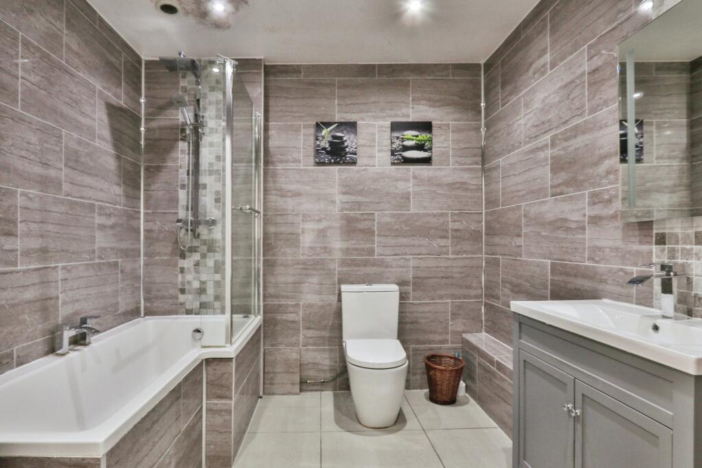 2 bed Detached Bungalow