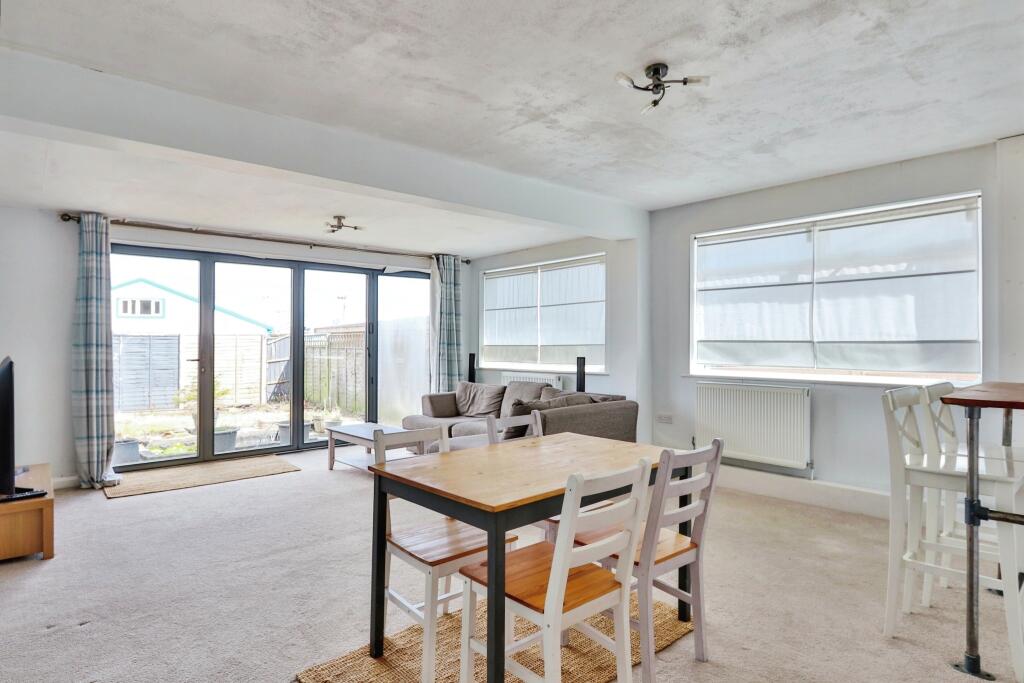 2 bed Detached Bungalow