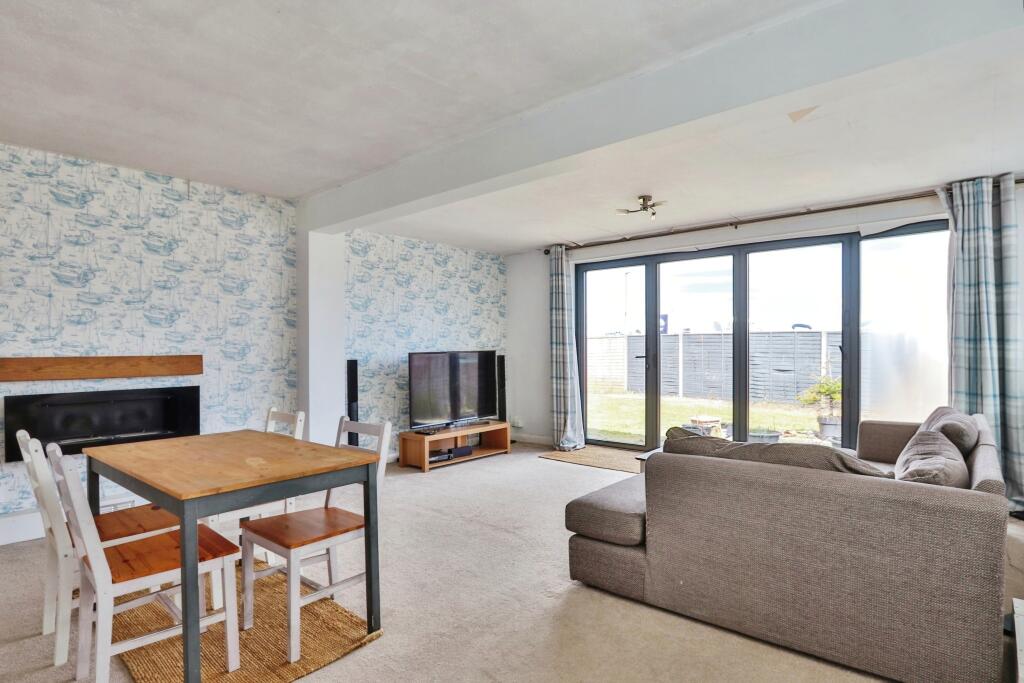 2 bed Detached Bungalow