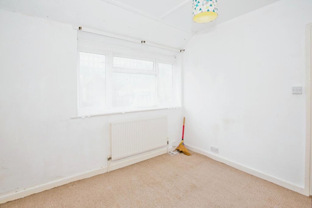 3 bed End of Terrace