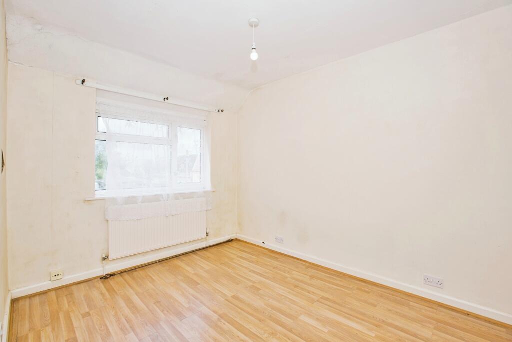 3 bed End of Terrace