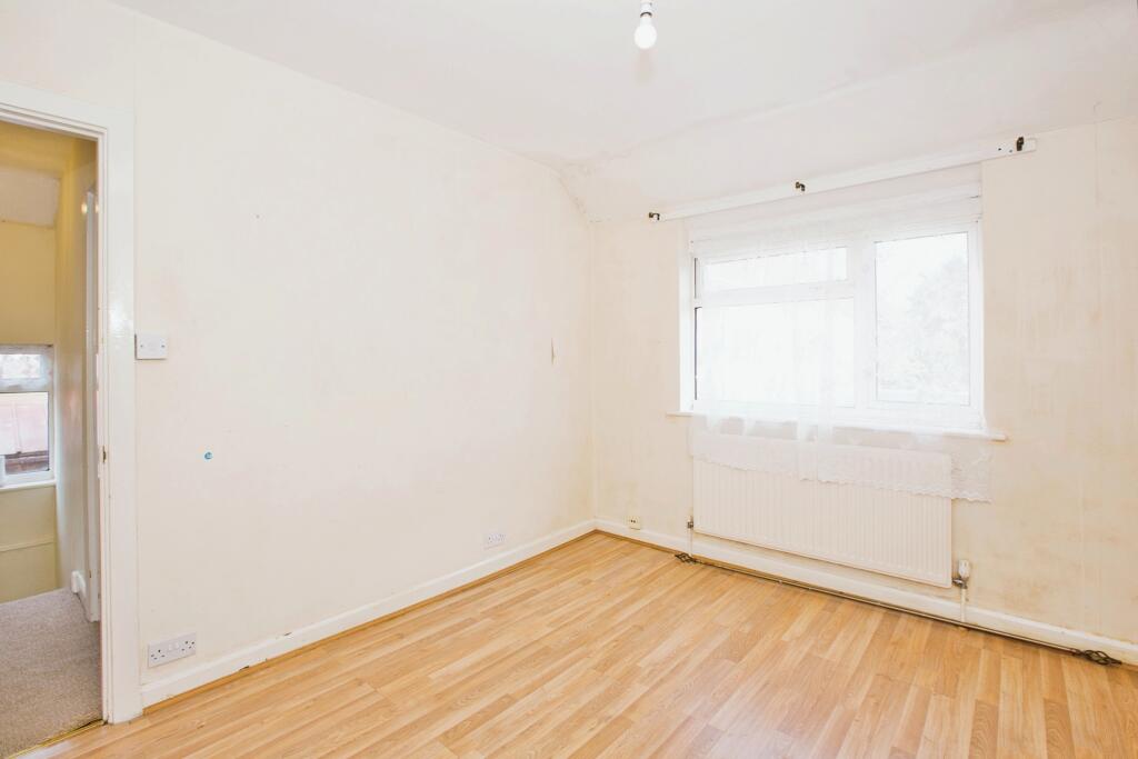 3 bed End of Terrace