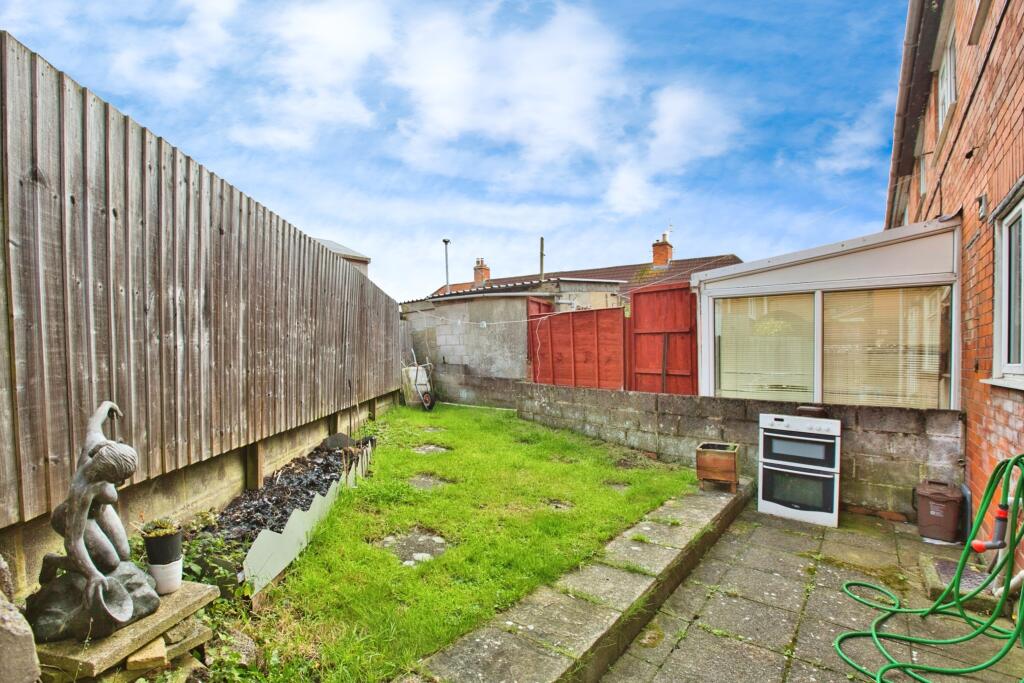 3 bed End of Terrace