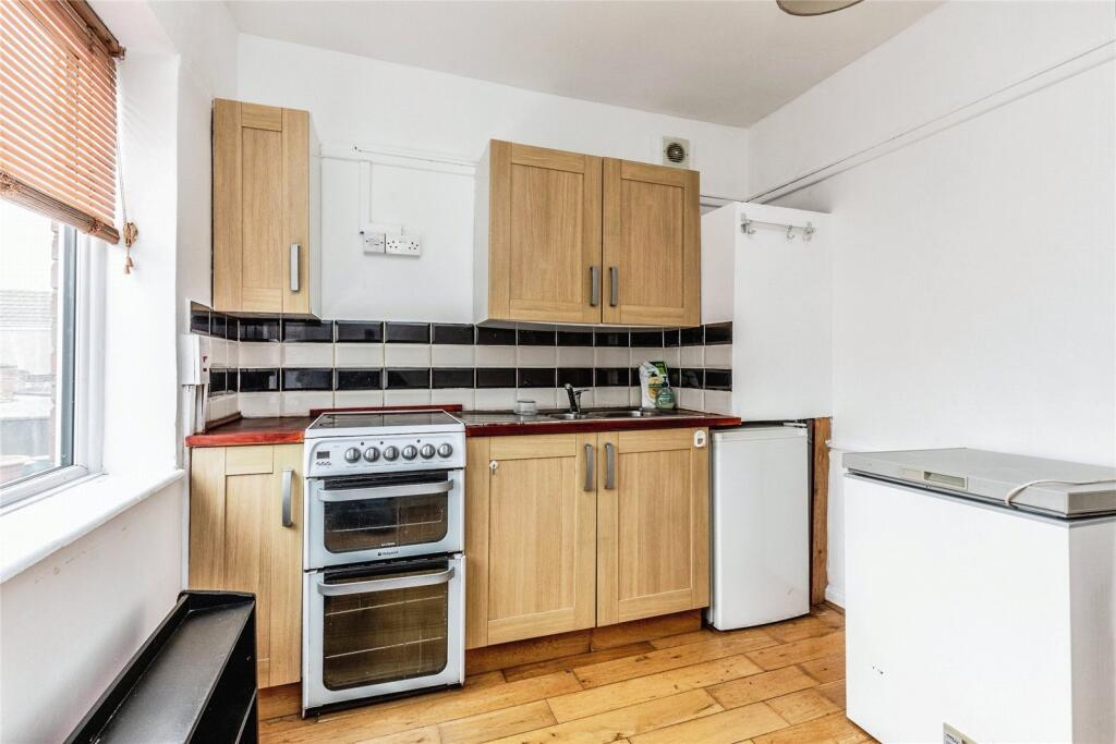 2 bed Mixed Use
