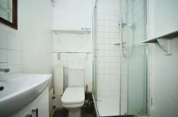 1 bed Retail Property (high street)