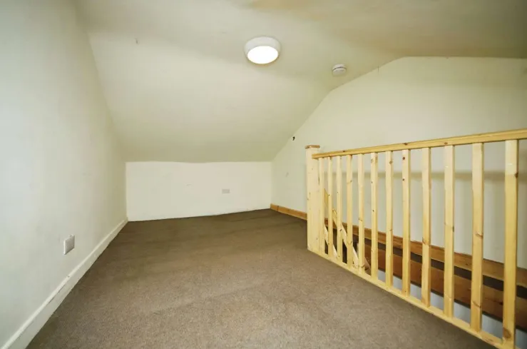 1 bed Retail Property (high street)