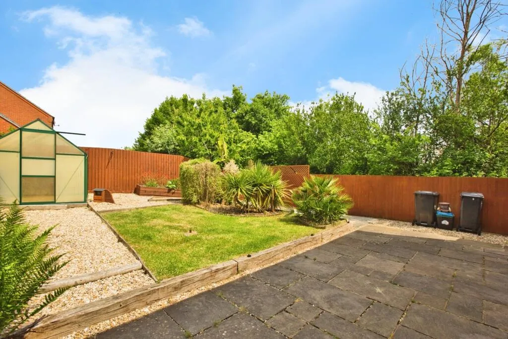 4 bed Detached