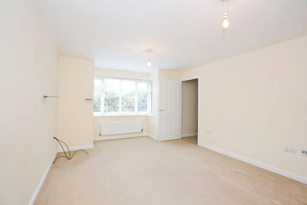 4 bed Detached