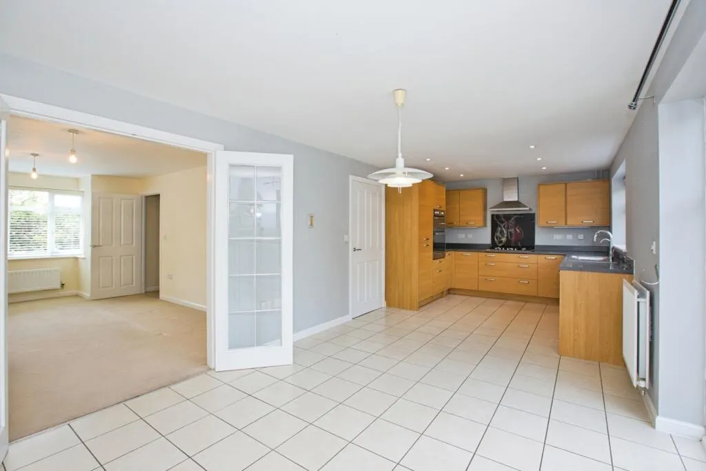 4 bed Detached