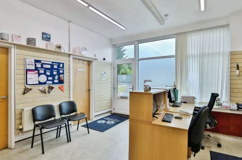 2 bed Commercial Property