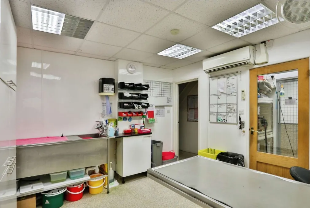 2 bed Commercial Property