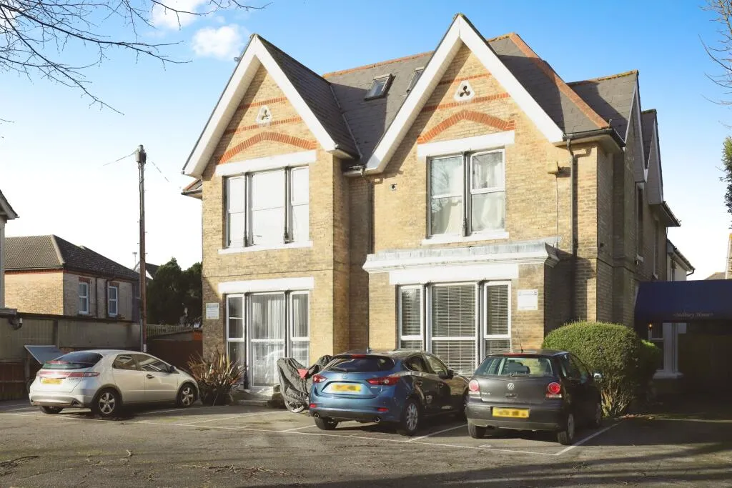 2 bed Apartment