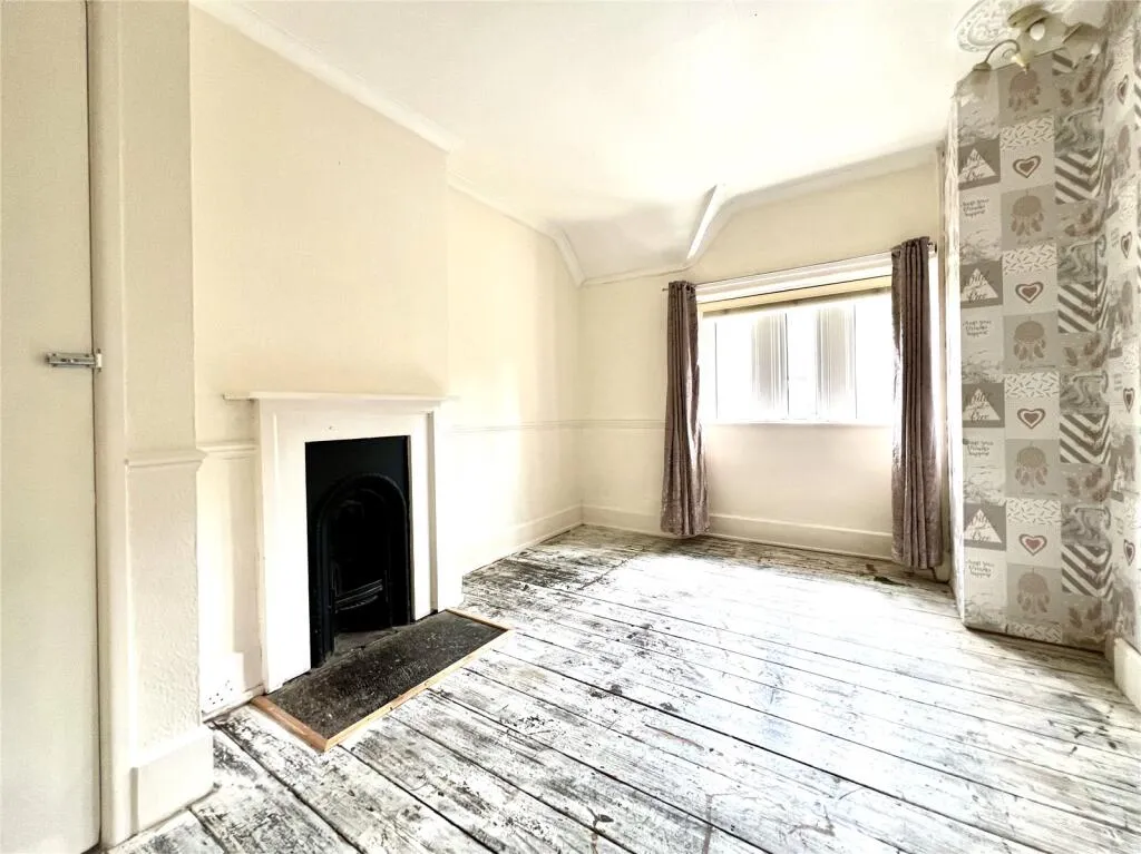 3 bed End of Terrace