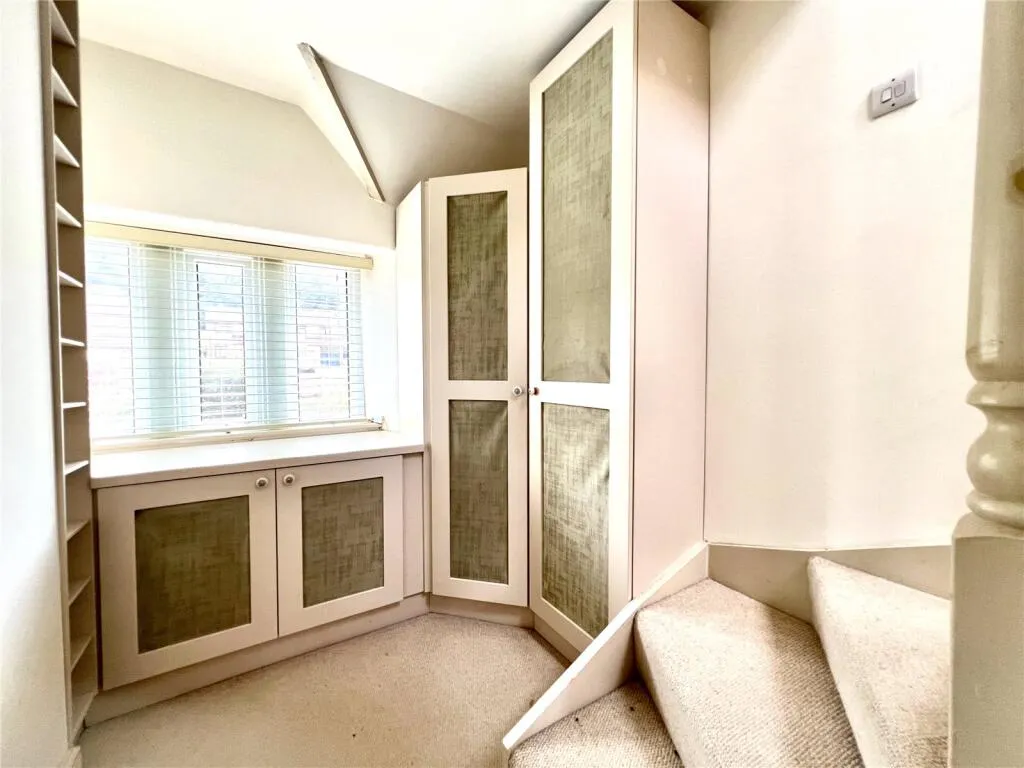 3 bed End of Terrace