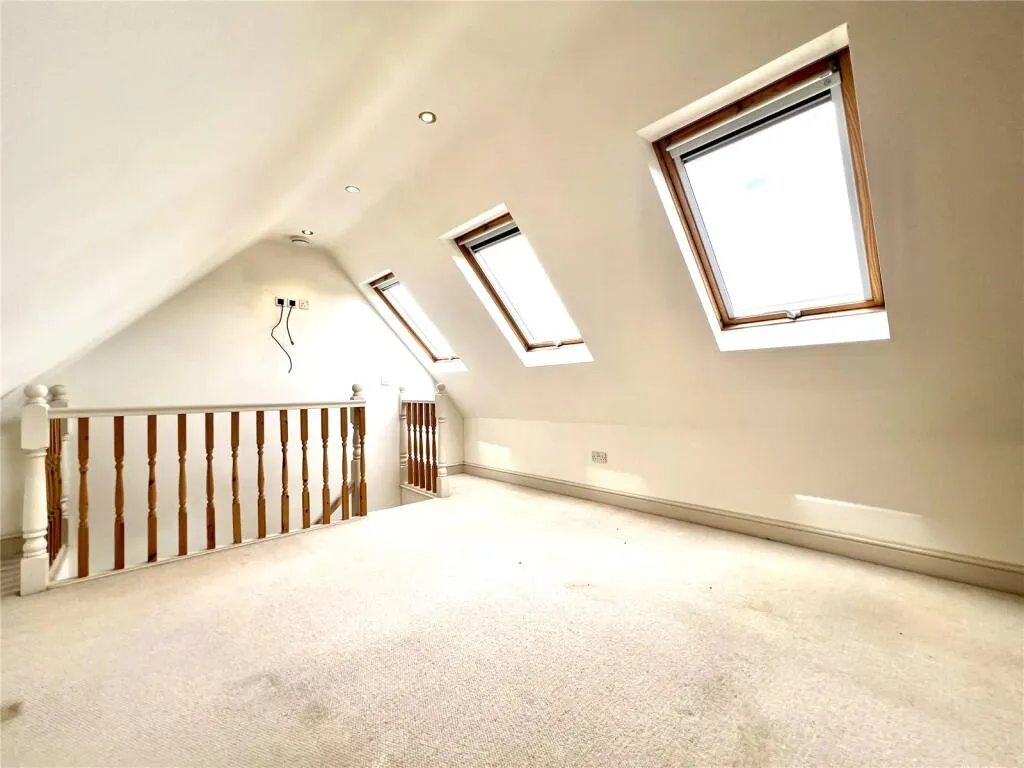3 bed End of Terrace