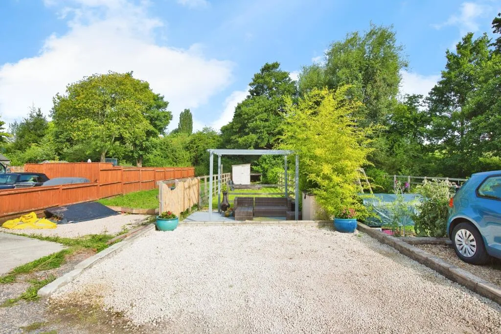3 bed End of Terrace