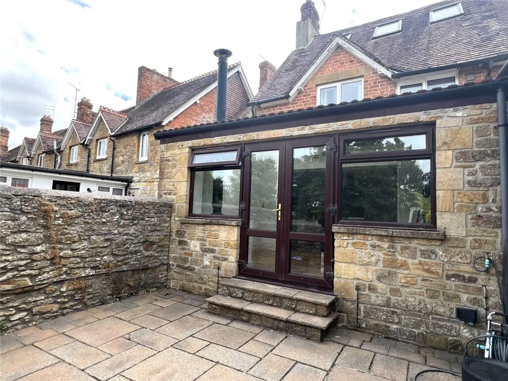 3 bed End of Terrace