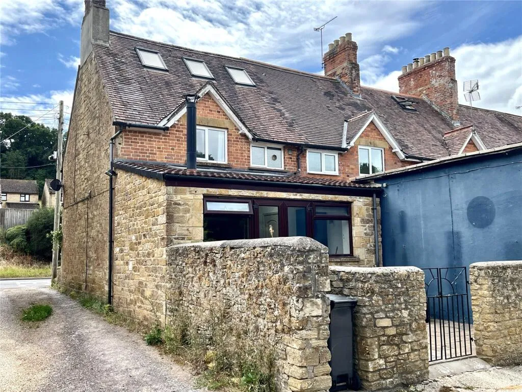 3 bed End of Terrace