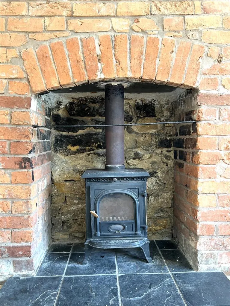 3 bed End of Terrace