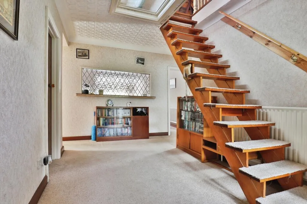 4 bed Detached Bungalow