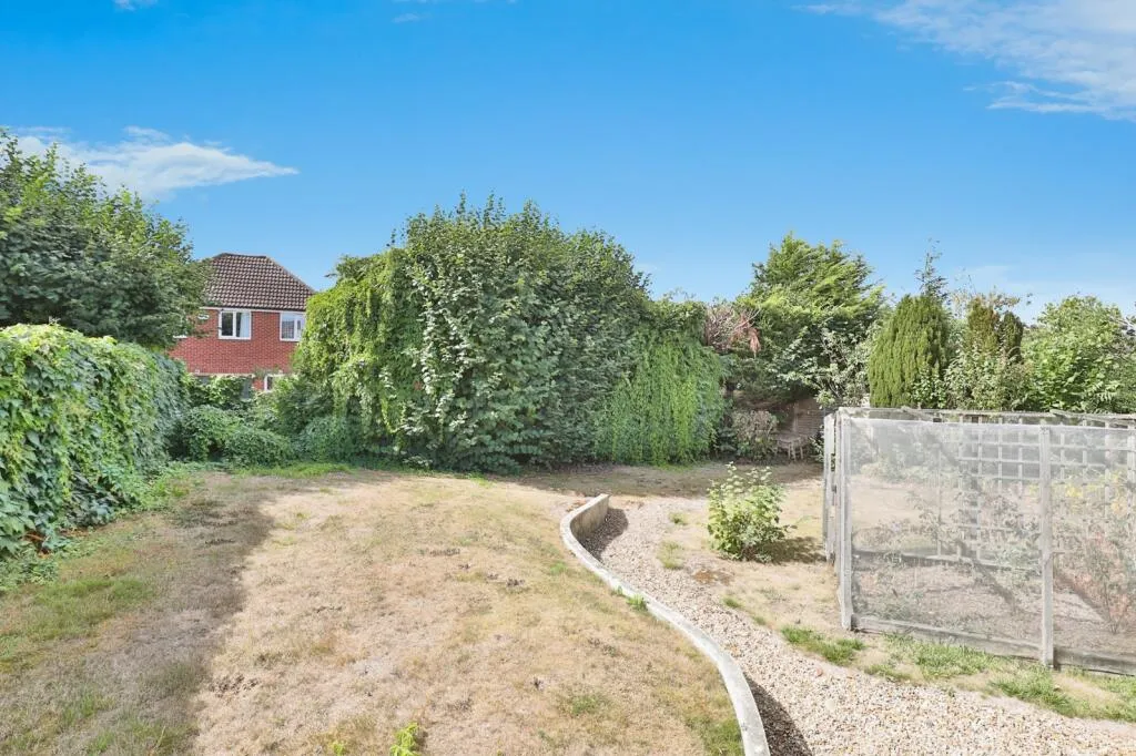 4 bed Detached Bungalow