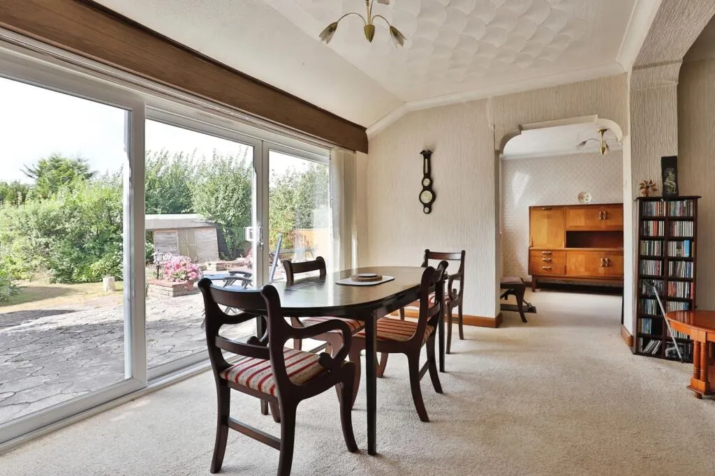 4 bed Detached Bungalow