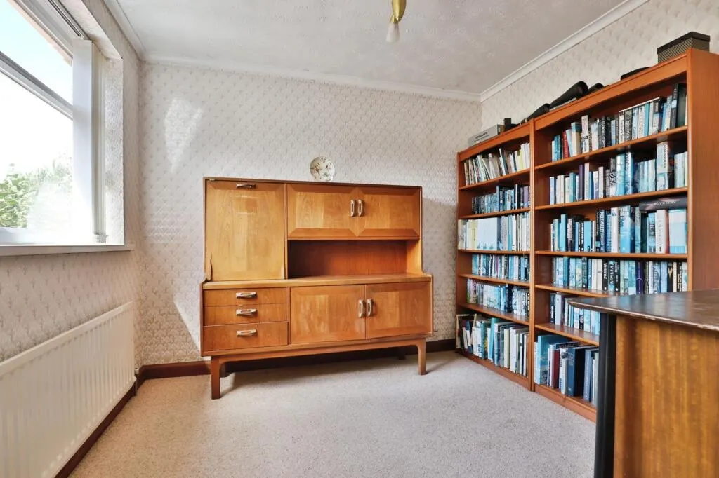 4 bed Detached Bungalow