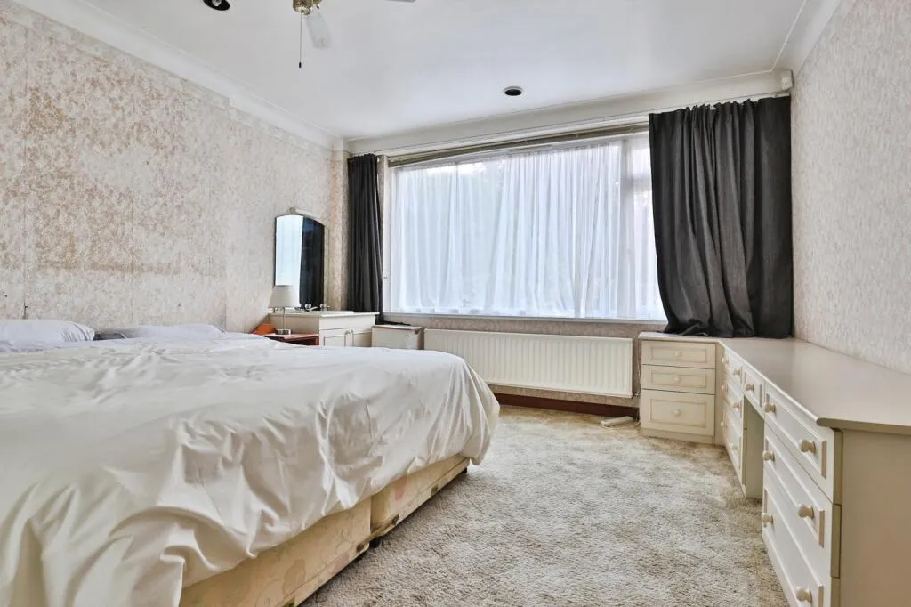 4 bed Detached Bungalow