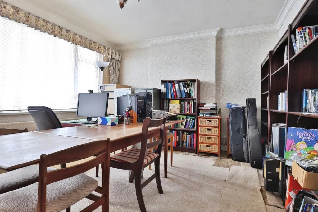 4 bed Detached Bungalow