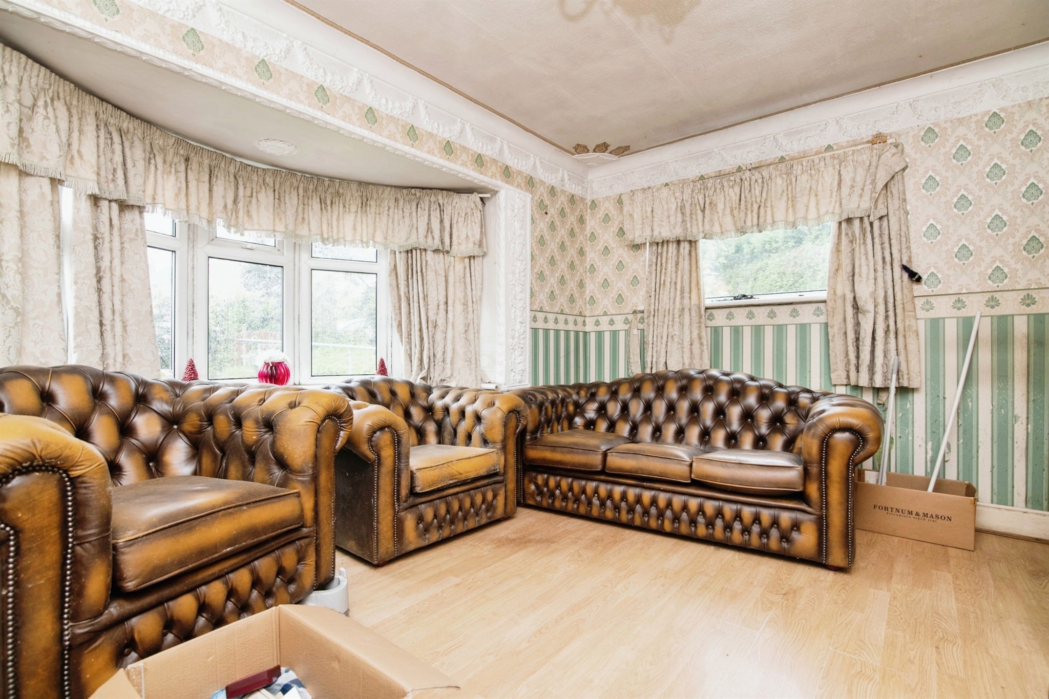 3 bed End of Terrace