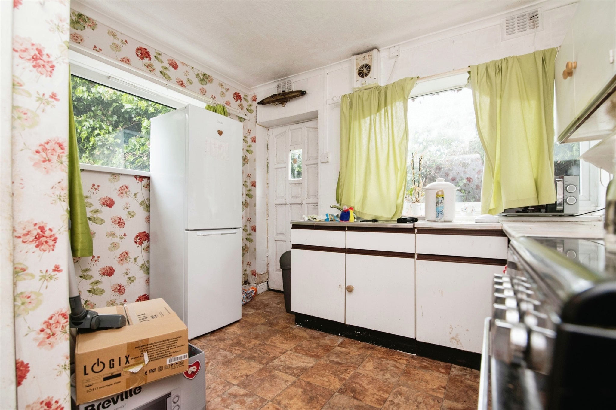 3 bed End of Terrace
