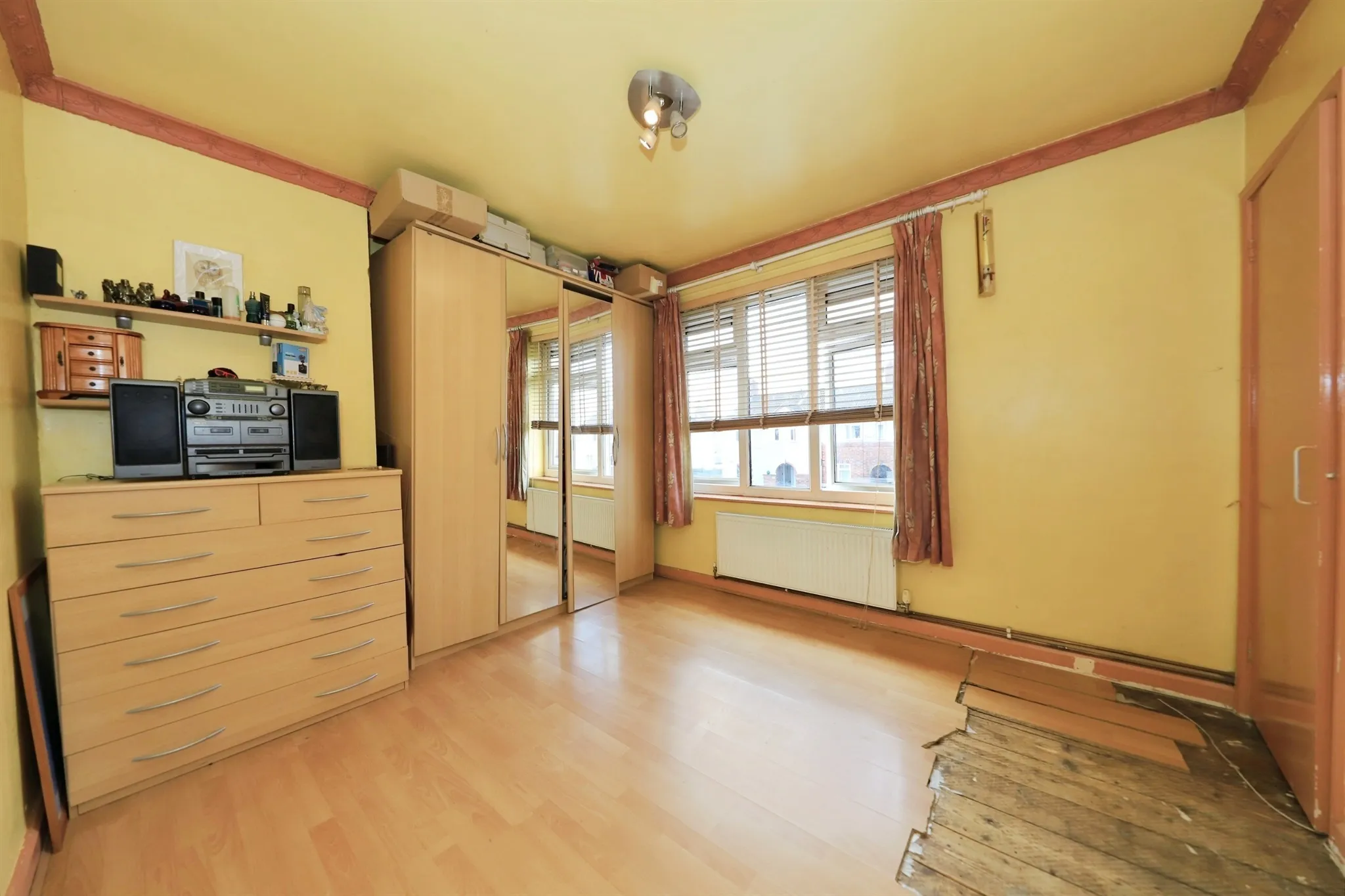 2 bed End of Terrace