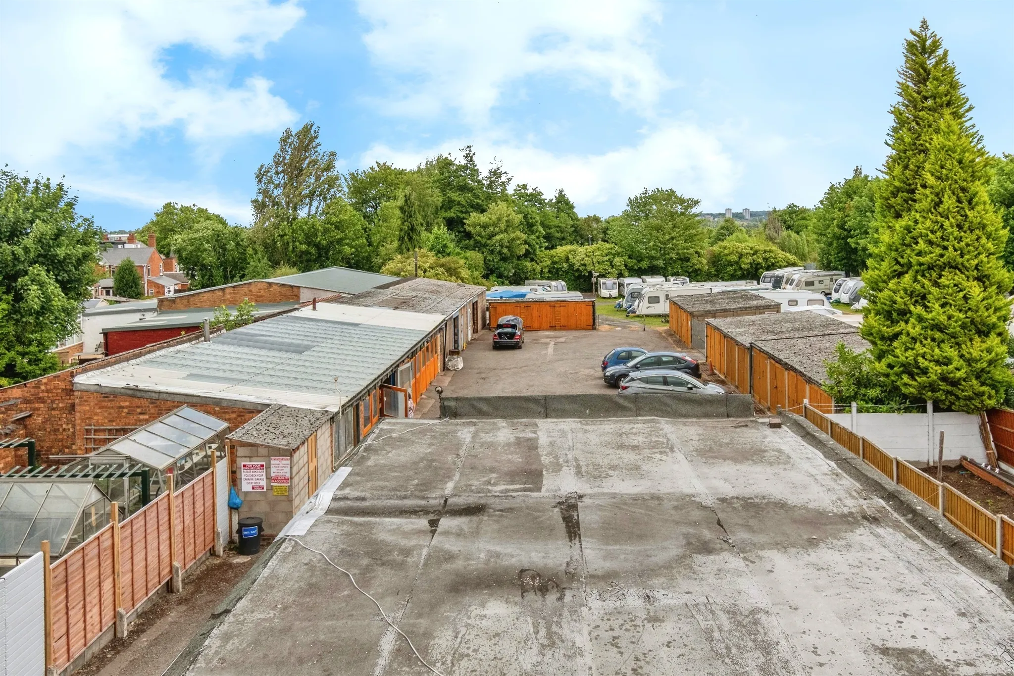 3 bed Mixed Use