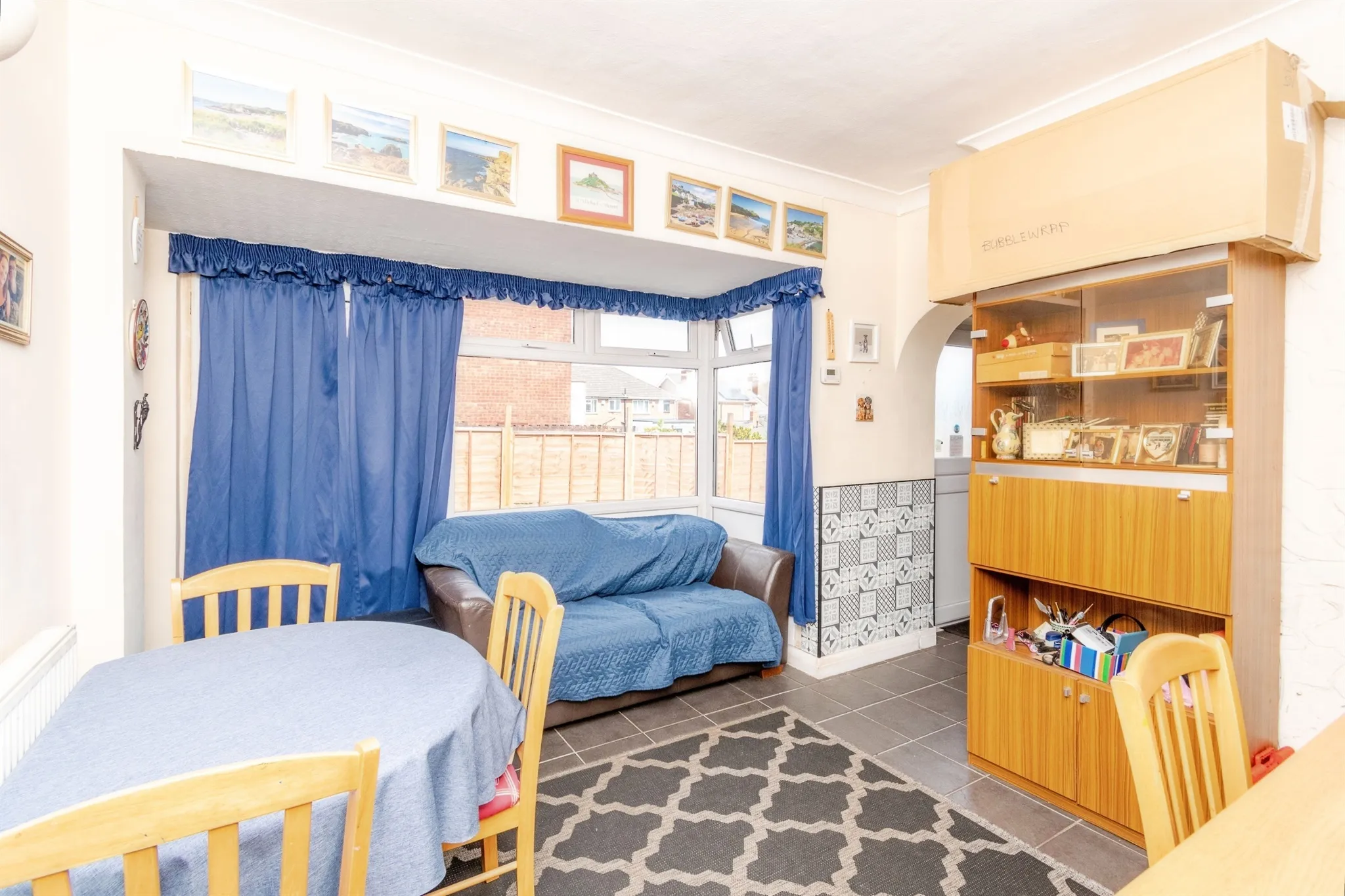 3 bed Mixed Use