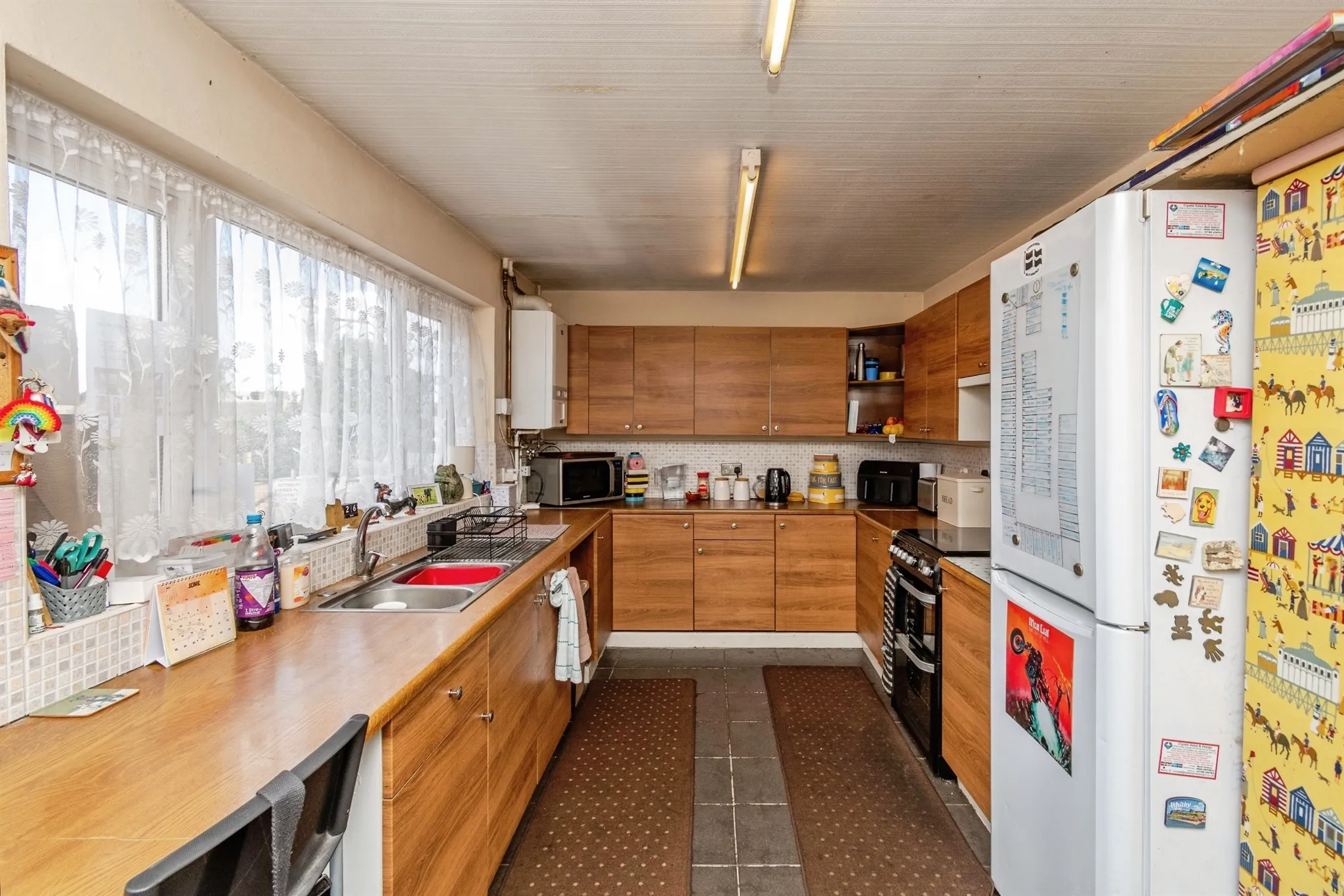3 bed Mixed Use